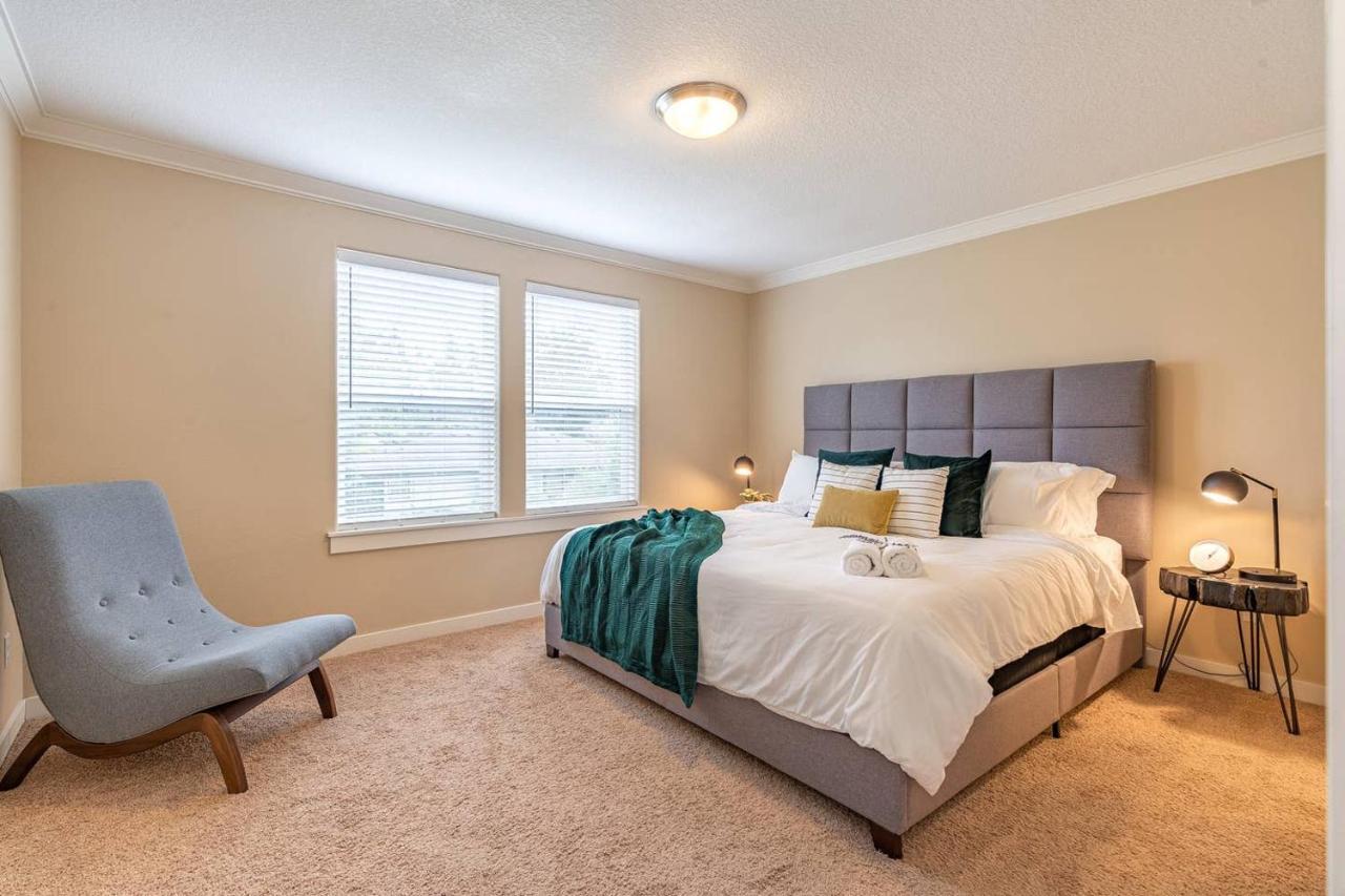 Modern Home, Four Bedrooms, King Beds Tigard Exterior photo